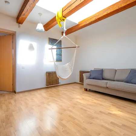 דירה Old Loft, 2br, 7 Guests ריגה