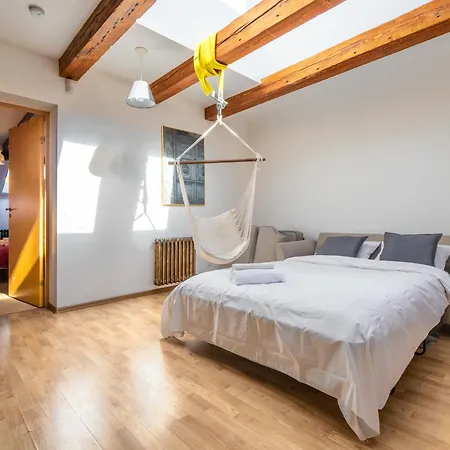 Old Loft, 2br, 7 Guests Apartment *