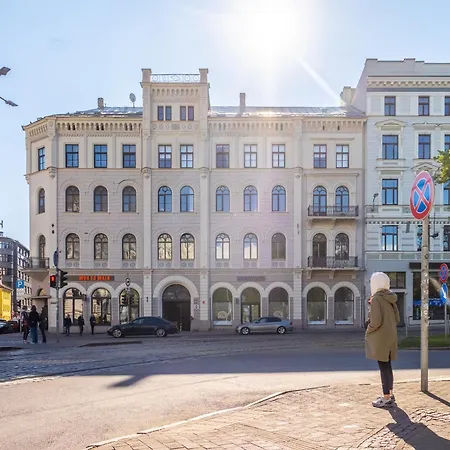 Old Loft, 2br, 7 Guests * Riga