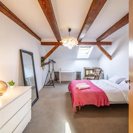 Old Loft, 2br, 7 Guests * Riga